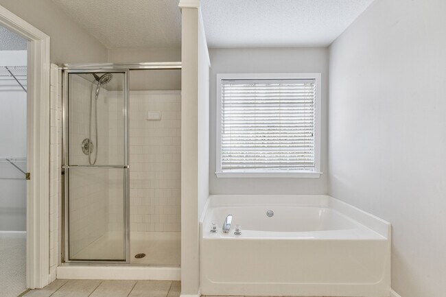 Building Photo - 2655 Traywick Chase