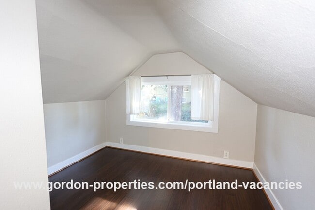 Building Photo - MOVE IN SPECIAL: SE Cesar E Chavez Blvd - ...