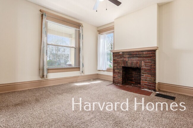 Building Photo - 131 Midland Ave