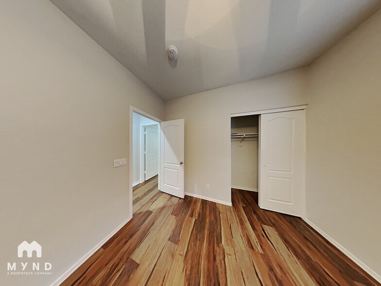 Building Photo - 1409 N 81st Dr