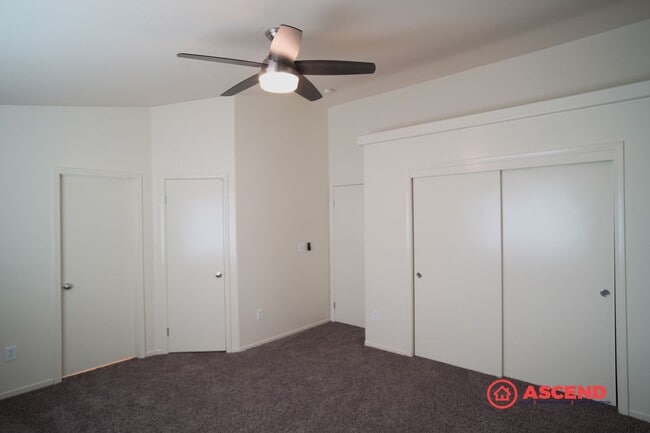 Building Photo - Stunning 2 Story Home!