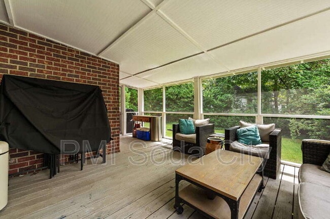 Building Photo - 10 Old Woodlands Ct