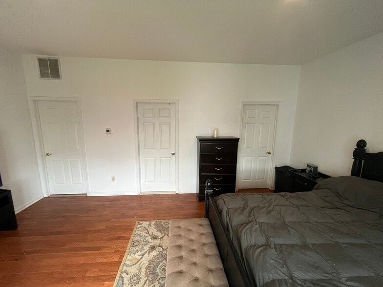Building Photo - 308 Hamilton Pl