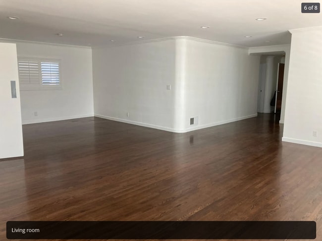 Building Photo - 349 S Linden Dr