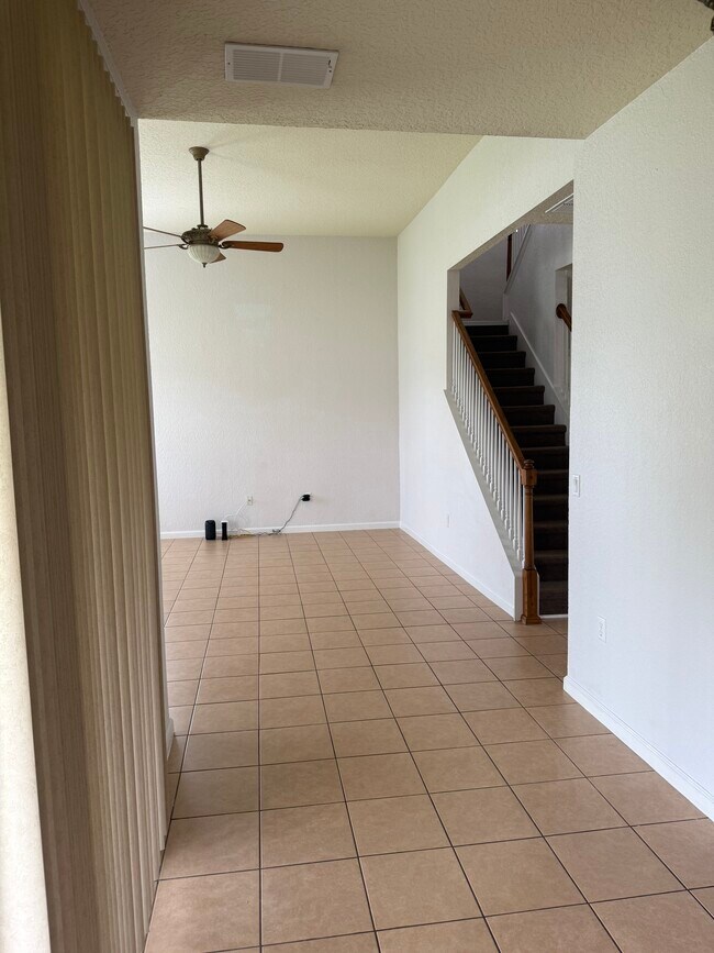 Building Photo - 2914 River Birch Dr