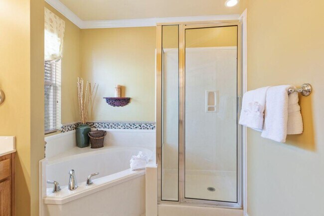 Building Photo - 9359 Tartane Walk