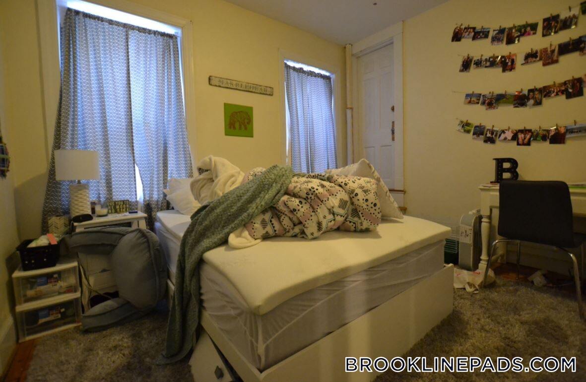 Building Photo - 324 St Paul St