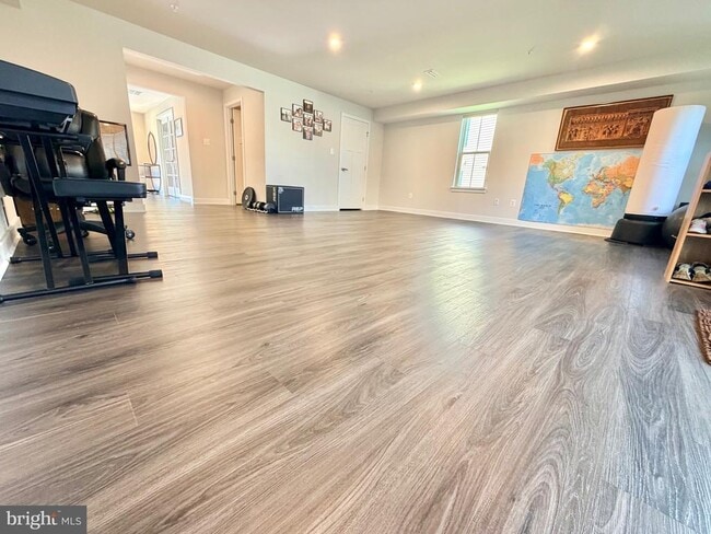 Building Photo - 8627 Satinwood Dr