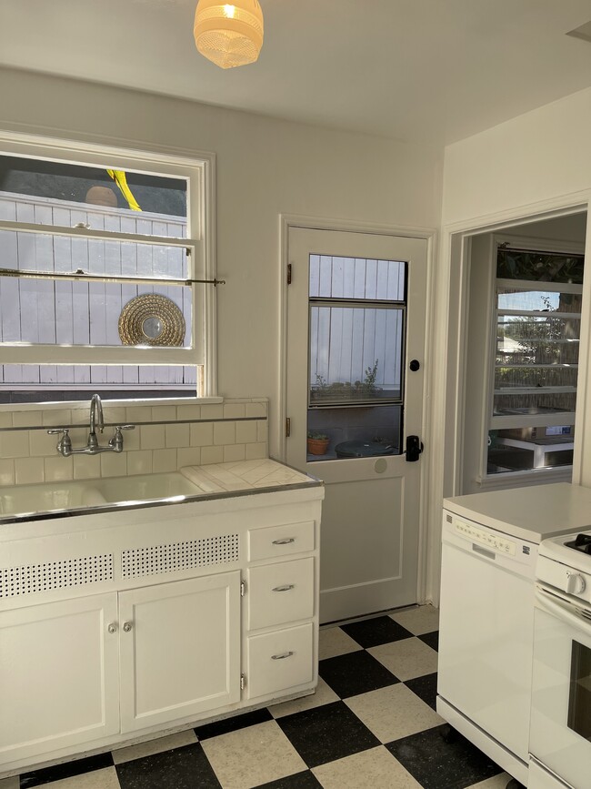 Kitchen - 1827 18th St