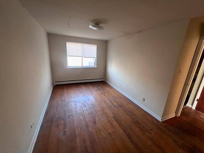 Building Photo - 3133 S 48th Ct