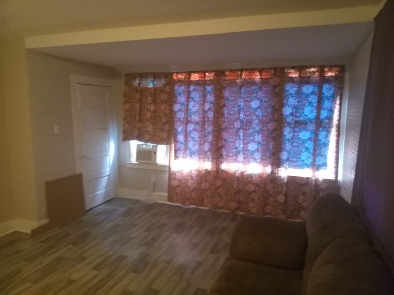 Building Photo - 311 S Pierce St