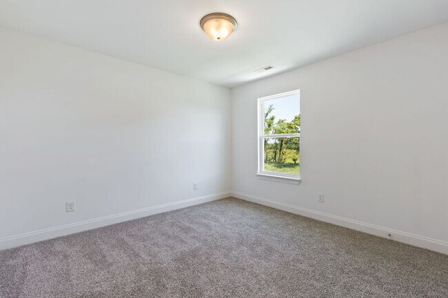 Building Photo - 429 Guethlein Dr