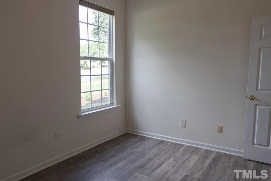 Building Photo - 201 Indian Elm Ln