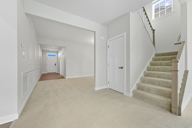 Building Photo - 185 Tywyn Dr