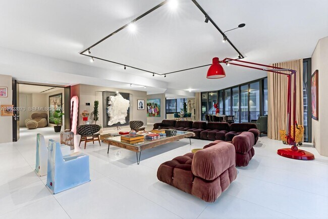 Building Photo - 1000 Biscayne Blvd