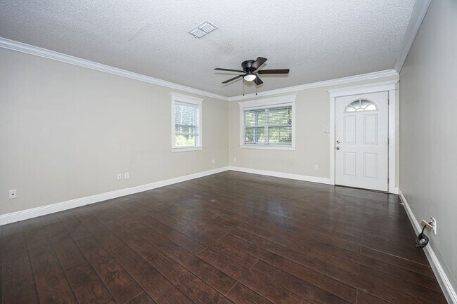 Building Photo - Peaceful Country Living on 2.4 Acres in Saucier