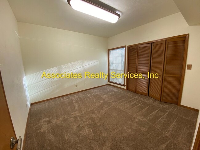 Building Photo - 5416 NW 9th Ln