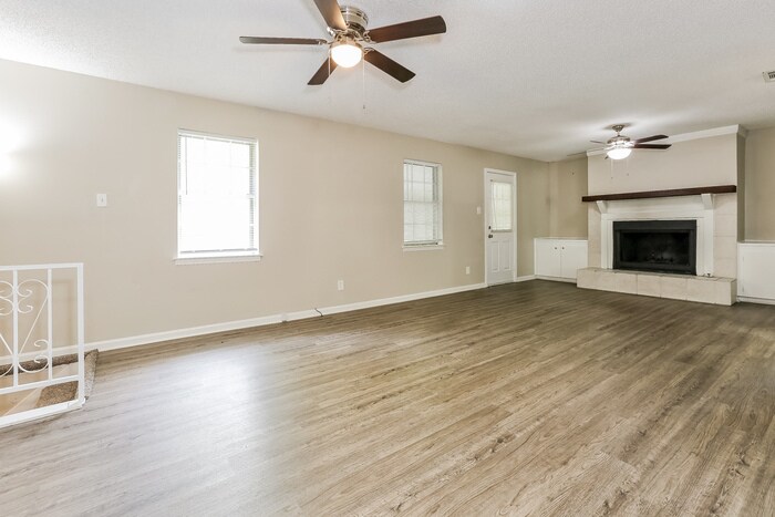 Building Photo - 12710 Pleasant View Dr
