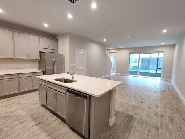 Building Photo - Beautiful 3-Bedroom Townhome in Gated Avea Pointe