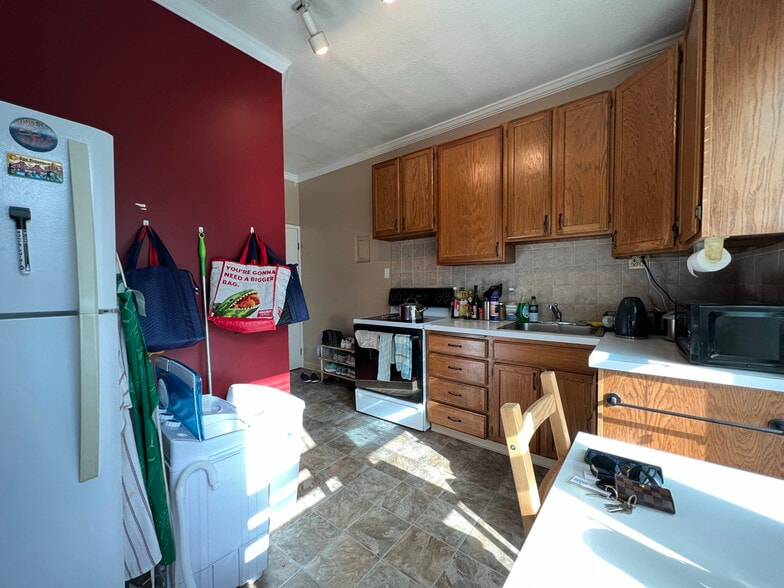 Building Photo - 2530 College Ave