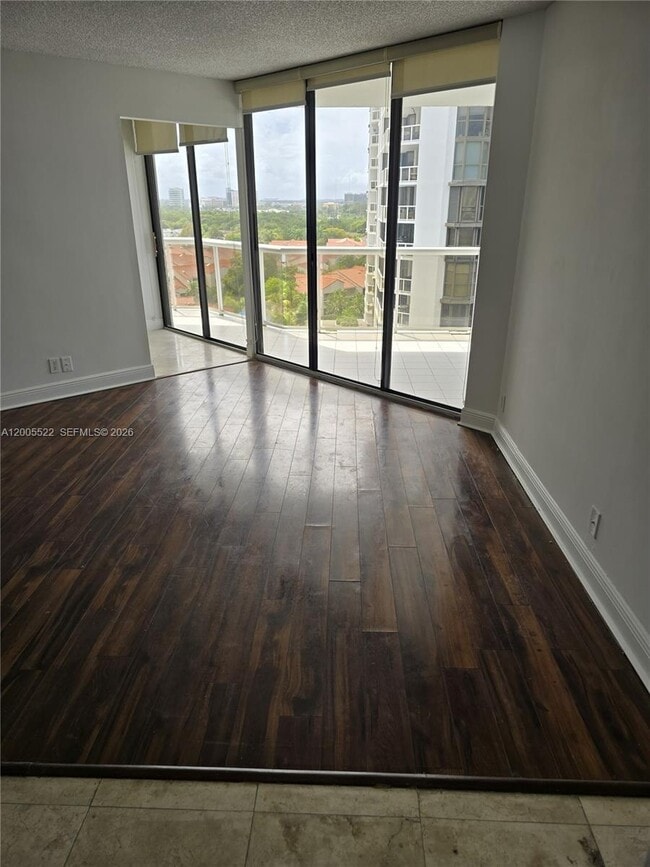 Building Photo - 3610 Yacht Club Dr