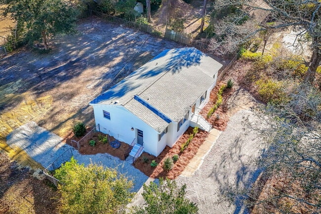 Building Photo - 6405 Myrtle Grove Rd