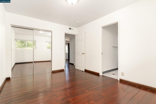 Building Photo - 2345 Paloma Ct