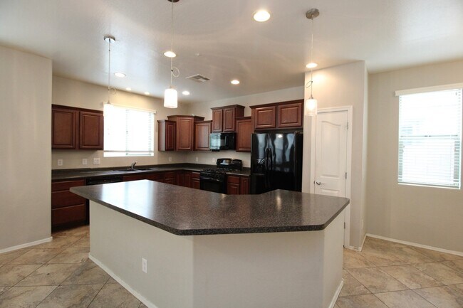 Building Photo - 3221 E Virgil Dr