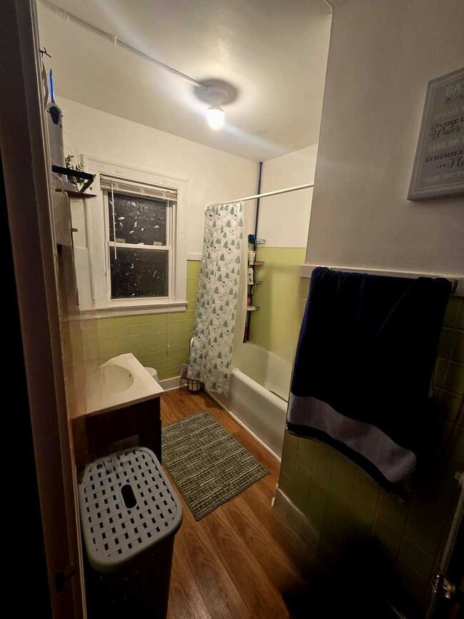 Building Photo - 1014 E Prairie Ave