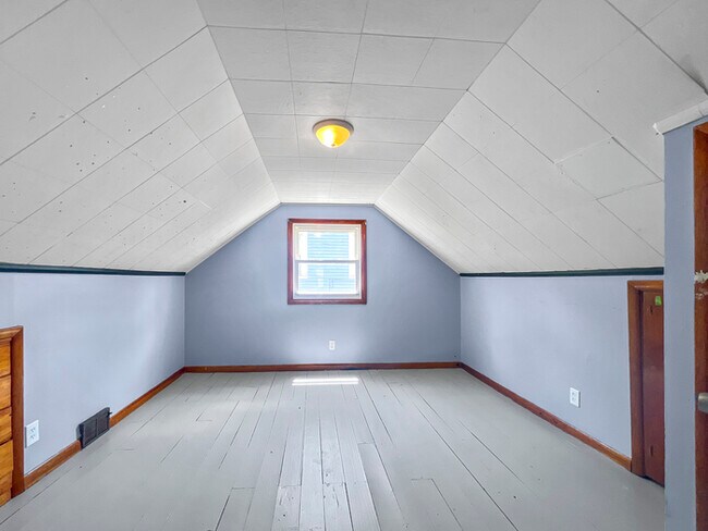 Building Photo - Charming 4 beds 1 bath in Akron!