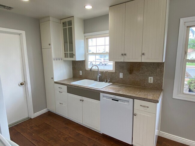 Building Photo - Granite Hills 4 Bedroom Home!