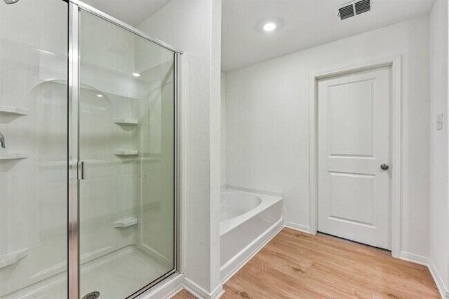 Building Photo - 235 Surrey Oaks