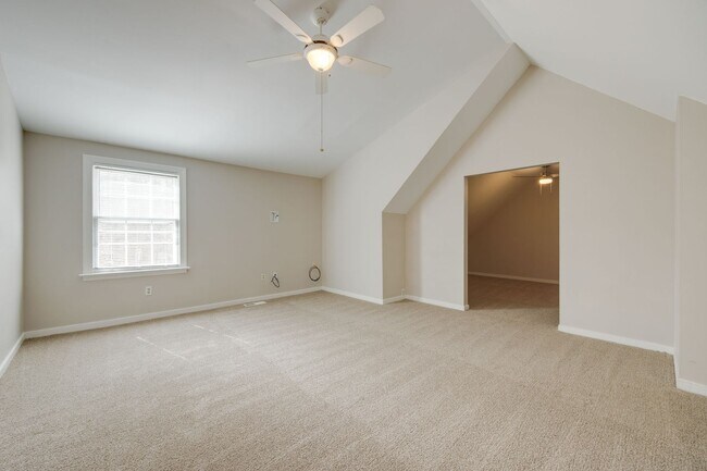 Building Photo - Beautiful 4 Bedroom 3 Bathroom Home in North Chesterfield ***Available Early April***