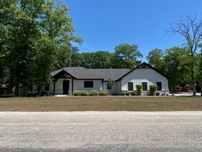 Building Photo - 501 Monna Ct