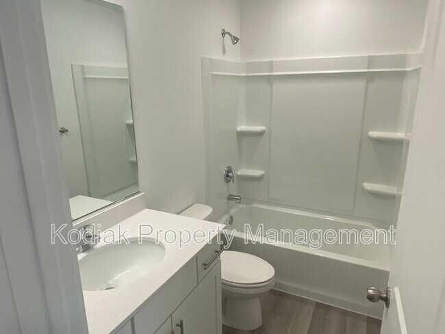 Building Photo - 1088 N 1840 W