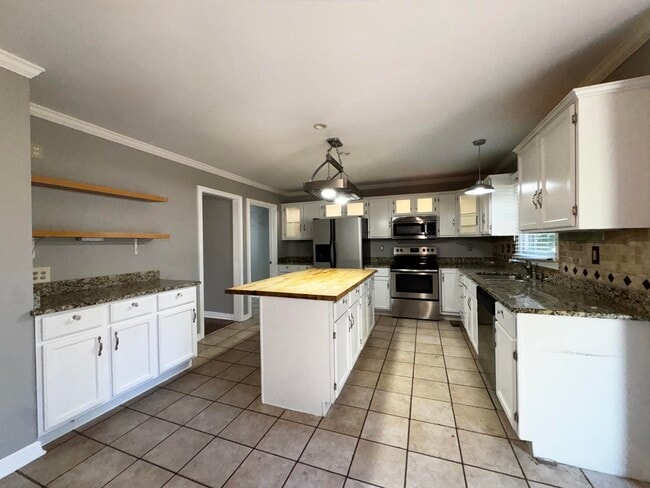 Building Photo - 2149 Palomar Trace Dr