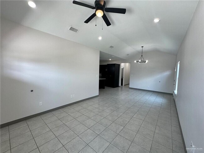 Building Photo - 2232 S Vly Cir