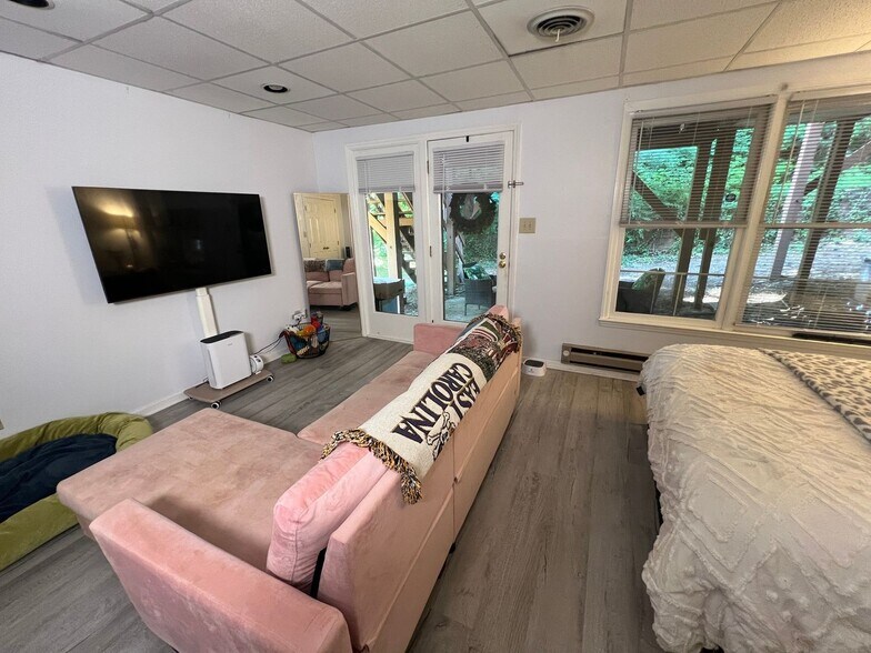 Building Photo - 4131 Kaplan Dr