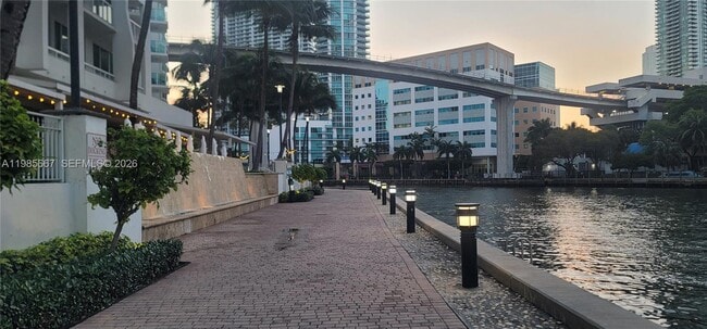 Building Photo - 31 SE 5th St