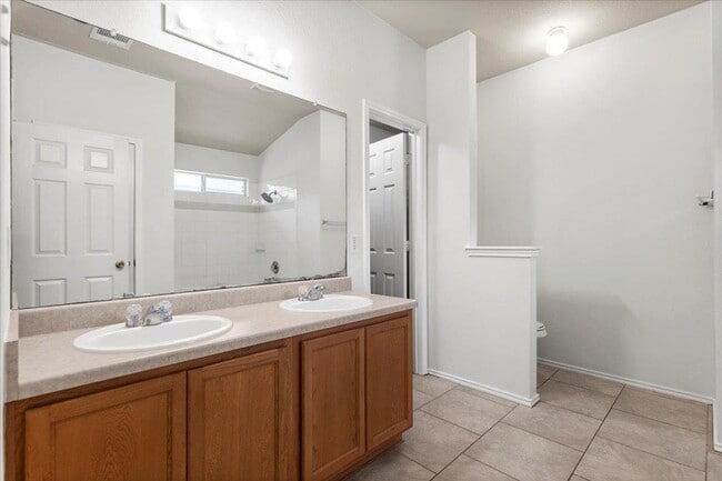 Building Photo - 2721 Breezy Point Cove