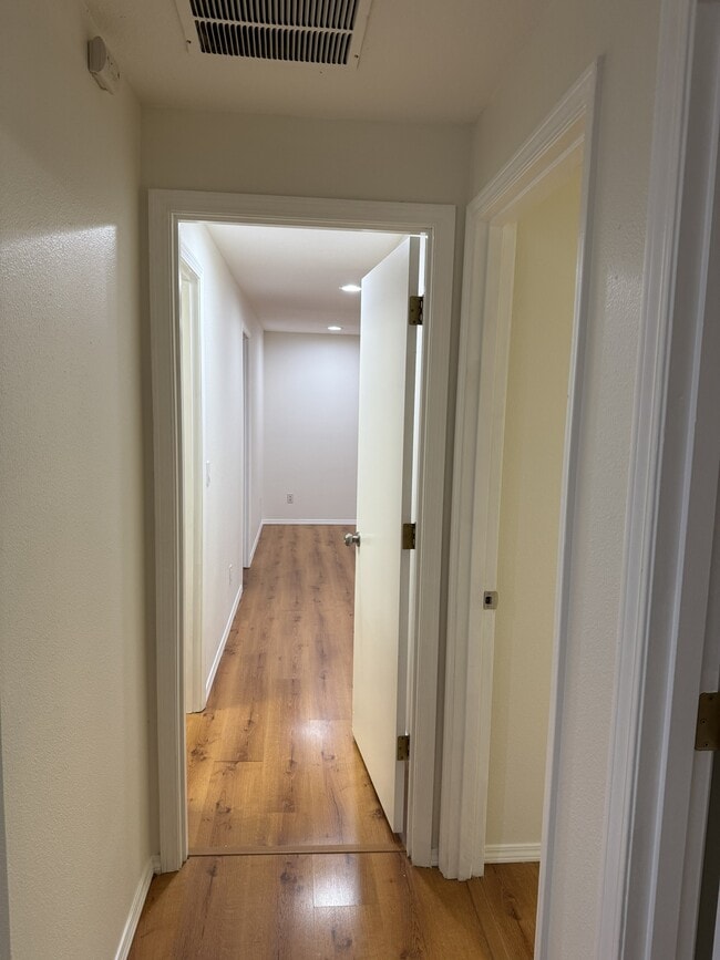 Building Photo - 13235 SW Barberry Dr