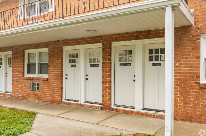 Building Photo - 319 Columbia Ave