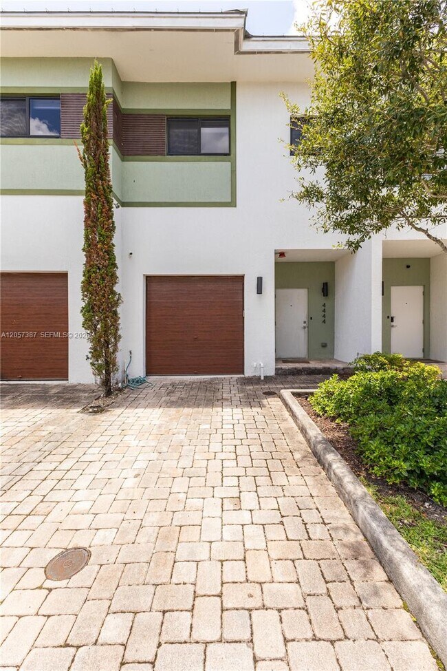 Building Photo - 4444 NW 9th St.