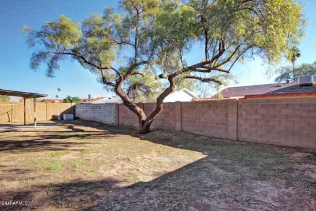 Building Photo - 1829 W Onza Ave