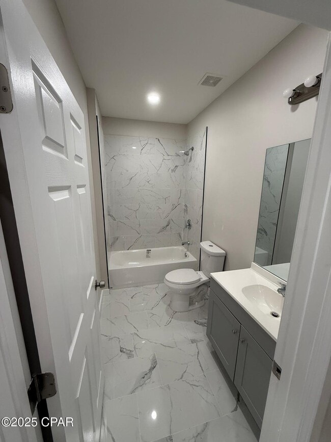 Building Photo - 2913 E 5th Ct