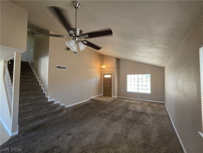 Building Photo - 1745 Mt Hood St