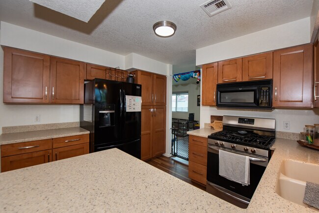 Building Photo - 11239 E 27th Pl