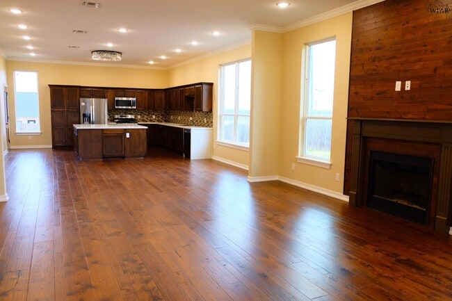 Building Photo - 20 Edwards Way