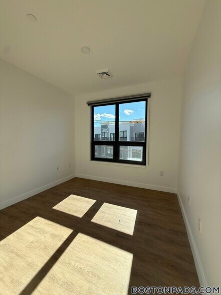 Building Photo - 199 Gardner St