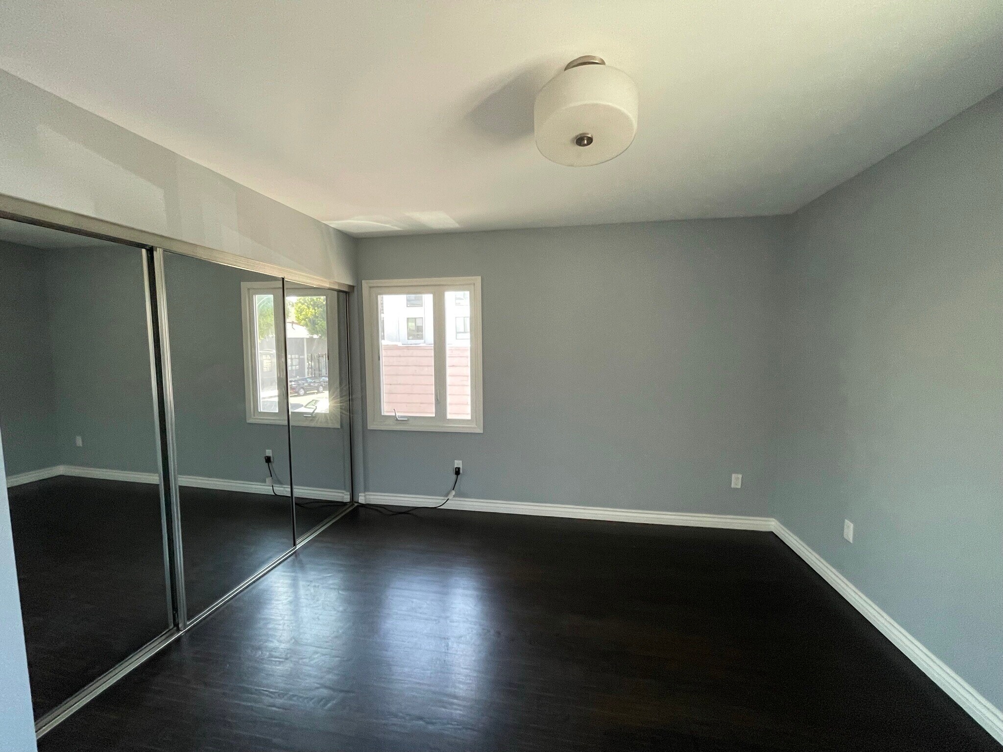 Building Photo - 402 S Robertson Blvd